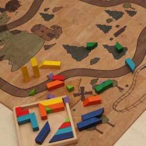 Kinderteppich mit bunten Bausteinen aus Holz, Ekologische Materialien als Spielmatte für Kinderzimmer