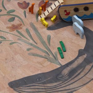 Kinderteppich mit bunten Bausteinen aus Holz, Ekologische Materialien als Spielmatte für Kinderzimmer