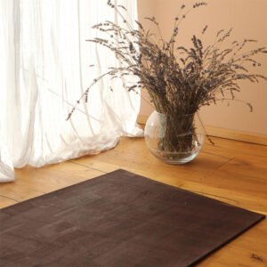 lavendelstrauß und teppich edelschokolade aus kork, veganes korkleder, nachhaltiges korkteppich