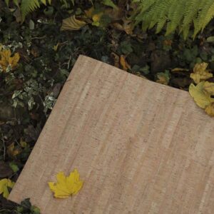 garten, naturlicher veganer teppich aus kork, korkleder matte aus naturstoffen vegan